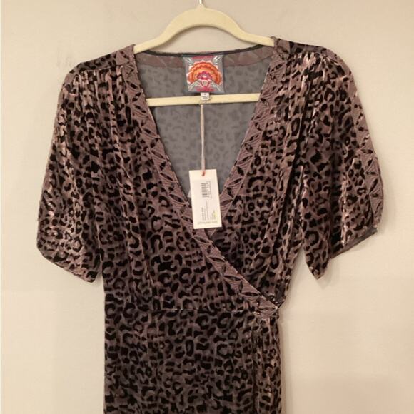 Johnny Was NWT Leopard Velvet Wrap Dress in Size Small. - Picture 5 of 11
